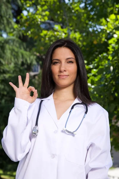 Okay doctor young woman — Stock Photo, Image