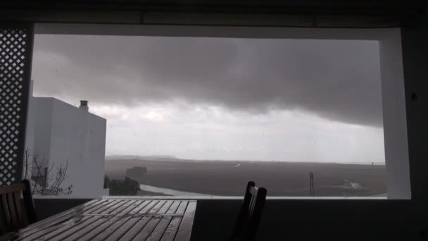 Dia tempestuoso da vista da janela — Vídeo de Stock