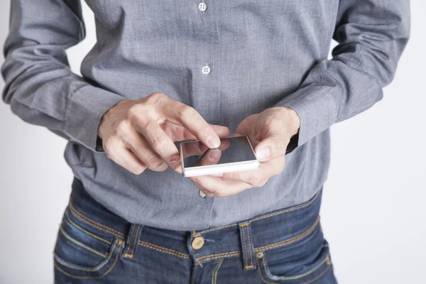 Mujer usando smartphone — Foto de Stock