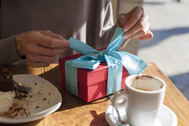 opening present at cafe