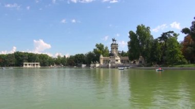 Madrid'de huzurlu gölet