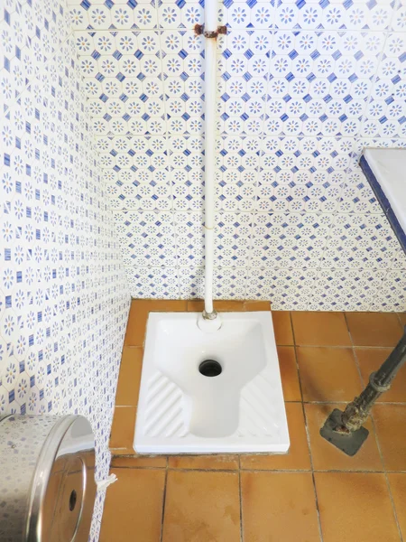 Homem velho urinário — Fotografia de Stock