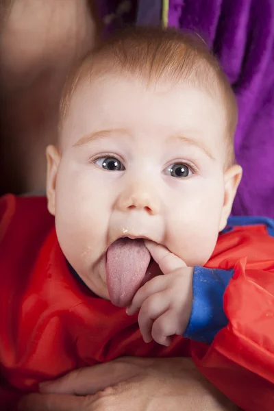 Comer lengua que sobresale —  Fotos de Stock