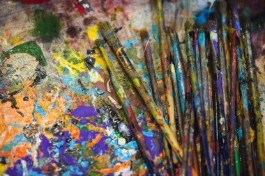 Profesyonel sanat malzemeleri, fırçalar, c ile güzel natürmort