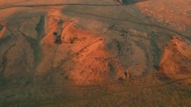 Hava Aracı Hava Aracı Uçuşu Gün batımında ağaç ormanı üzerinde