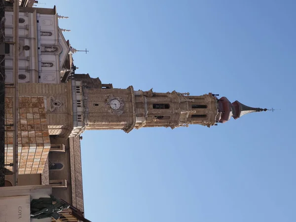 Cattedrale panoramica di Salvatore nella città di Saragozza in Spagna - verticale — Foto Stock