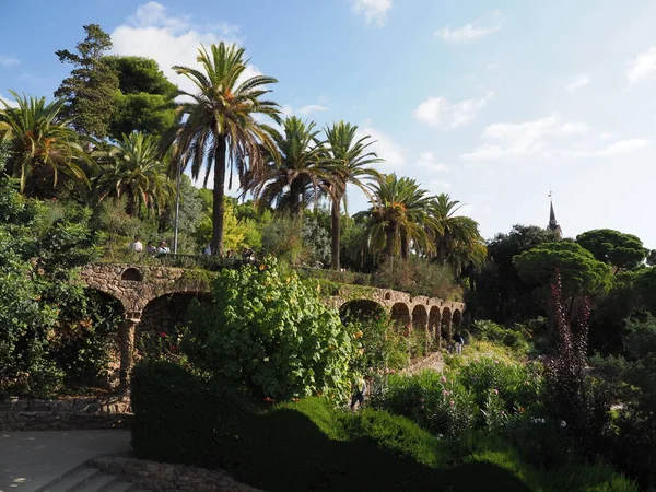 Egzotyczny Park Guell w Barcelonie w Hiszpanii — Zdjęcie stockowe