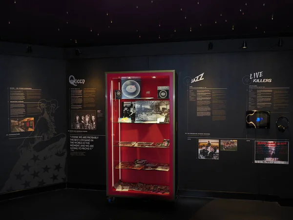 İsviçre 'nin Montreux şehrinde İngiliz rock grubu Queen' in gösterileri