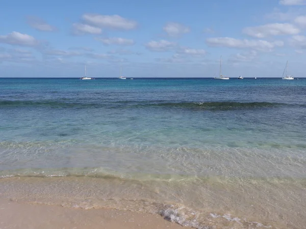 Sandy Beach Boats Atlantic Ocean African Santa Maria Town Sal — 스톡 사진