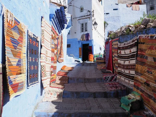 Moroccan Alley Carpets African Chefchaouen City Morocco Warm Sunny Spring — Stockfoto
