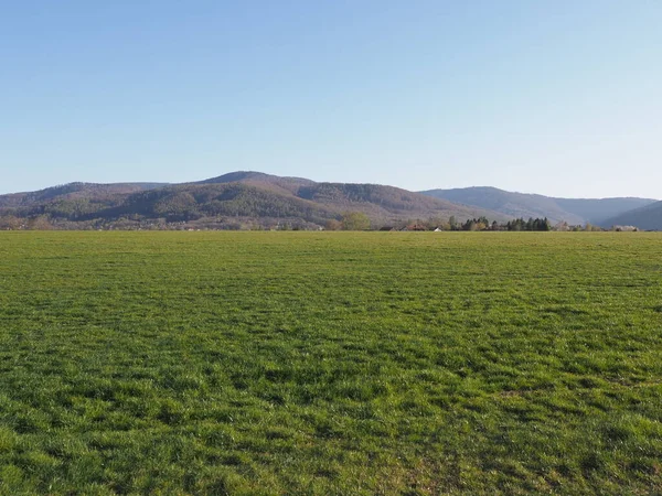 Malerische Lichtung Mit Beskiden Gebirge Der Europäischen Stadt Bielsko Biala — Stockfoto