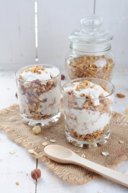 Granola Tahıl tohumlar ve fındık ile çeşitli türleri arasından
