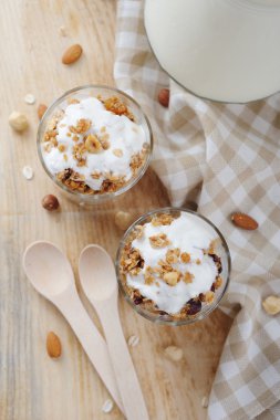 Granola Tahıl tohumlar ve fındık ile çeşitli türleri arasından