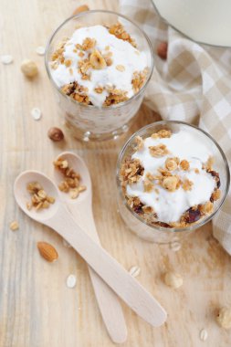 Granola Tahıl tohumlar ve fındık ile çeşitli türleri arasından