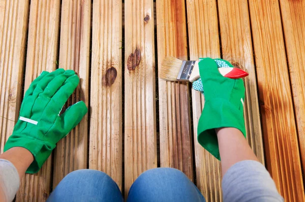 木製の床を塗装 — ストック写真