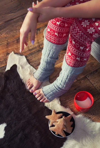 Winterweihnachtskonzept mit Frau — Stockfoto