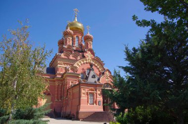 Astrakhan, Rusya, 07 / 26 / 2021, Tapınağın Manzarası.