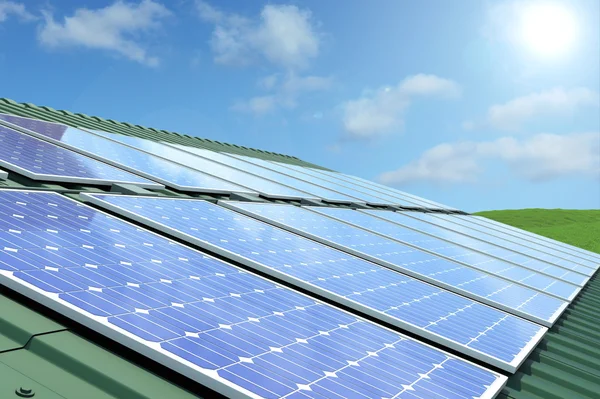 Çatıdaki güneş panelleri — Stok fotoğraf