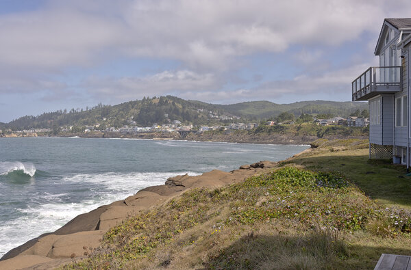 Недвижимость и ландшафт на побережье Орегона
.