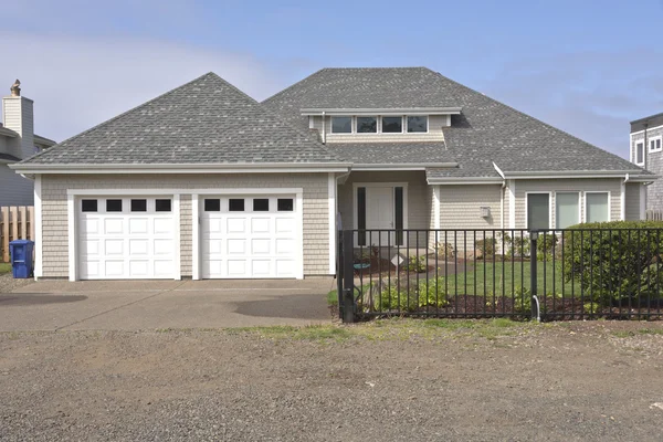 Casa di famiglia sulla costa dell'Oregon . — Foto Stock