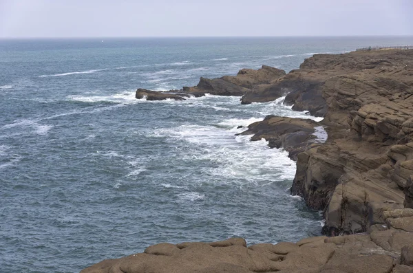 Klify wybrzeża Oregon i ocean spokojny. — Zdjęcie stockowe