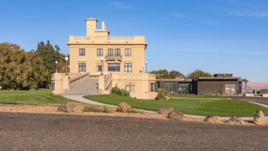 Washington 'daki Maryhill Sanat Müzesi Columbia River Vadisi.