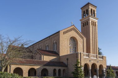 Mt. Melek katedrali kilise mimarisi Willamette vadisi Oregon eyaleti. 