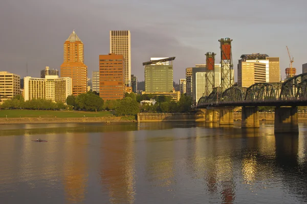 Portland oregon i morgonljuset. — Stockfoto