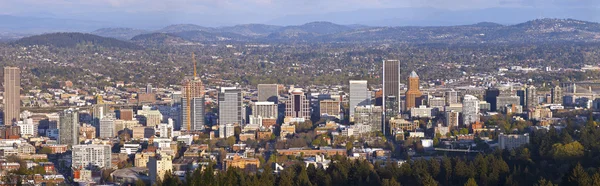 Panorama města Portland Oregon při západu slunce. — Stock fotografie