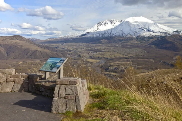 Mt. st. helens blick bei untergang. — Stockfoto