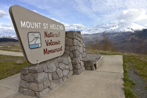 Hinweisschild bei mt. St. Helen 's State Park. — Stockfoto