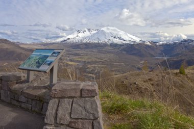 Gün batımında görünümü mt. St. Helen's..