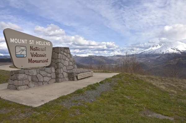 Hinweisschild bei mt. St. Helen 's State Park. — Stockfoto