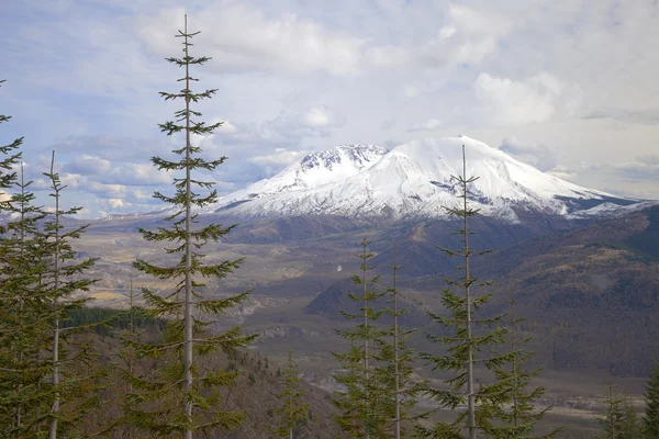 Mt. St. Helen's panoramic view with dramatic skies. — Stock Photo, Image