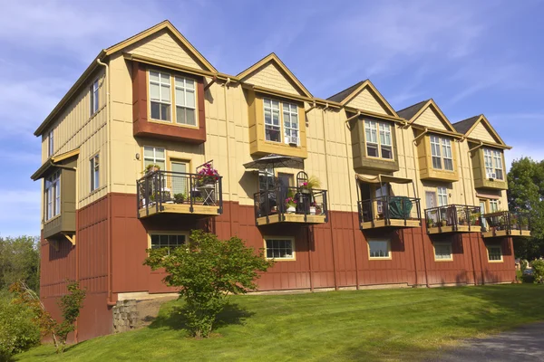 Condomínios familiares em Fairview Village Oregon . — Fotografia de Stock