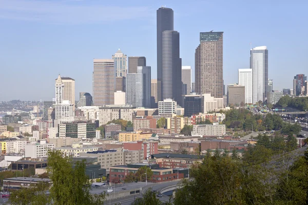 Seattle centro da cidade edifícios modernos skyline . — Fotografia de Stock