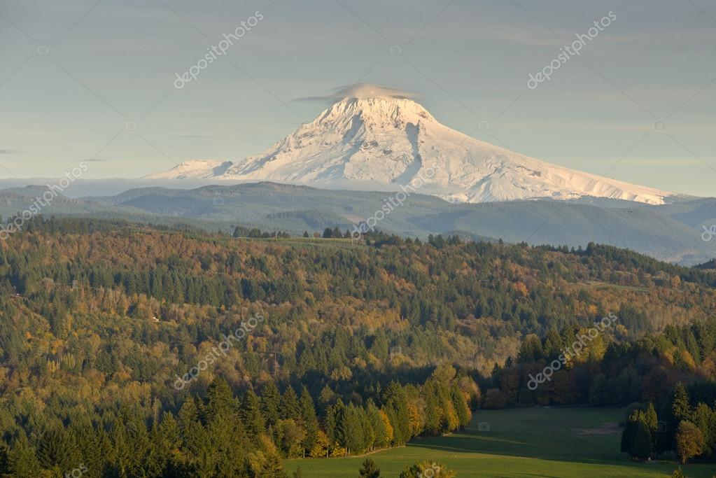 Mt. Hood from Jonsrud Viewpoint Sandy Oregon. — Stock Photo © Rigucci
