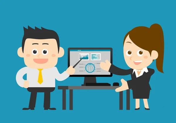 Bilgisayarda çalışan iş adamları