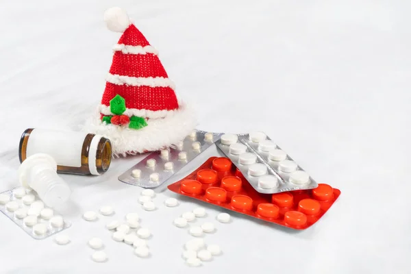 Medicine Concept Christmas New Year Covid Coronavirus Pills Christmas Decorations — Stock Photo, Image