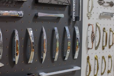 Yenilikçi mobilya kulpları. Ev mobilyası tasarımı.