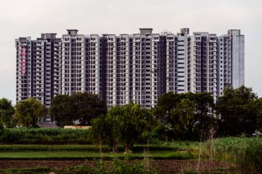 Şehirdeki modern apartman