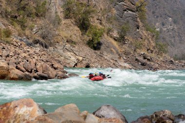 Kanolar üzerinde rafting, Ganga Nehri, Rishikesh, Haridwar, Hindistan