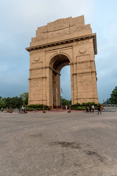 Hindistan Kapısı (eski adıyla All India War Memorial), Yeni Delhi 'nin eski adıyla Kingsway' in 