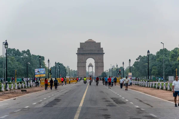 Hindistan Kapısı (eski adıyla All India War Memorial), Yeni Delhi 'nin eski adıyla Kingsway' in 