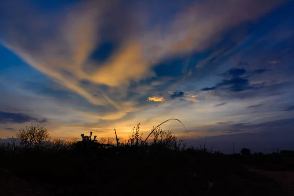 Krásný Západ Slunce Obloha Nad Polem — Stock fotografie