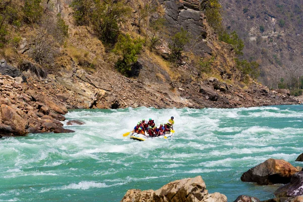 Rafting Rio Água Ondas Caiaque Rio Ganga Rishikesh Haridwar Índia — Fotografia de Stock