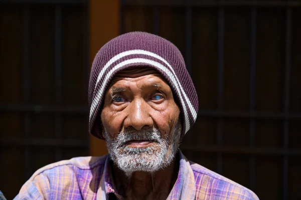 印度乌特拉汗德 皮索拉嘎人 一个失明的老人 图片日期 2018年6月17日 — 图库照片
