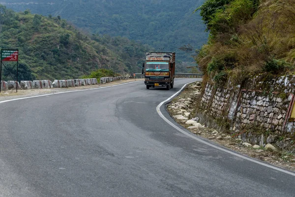 山中的路 — 图库照片