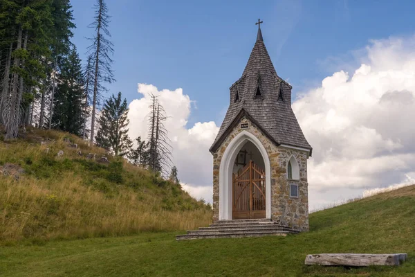 Vista Capilla Zita Una Pequeña Iglesia Una Altura 1575M Que —  Fotos de Stock