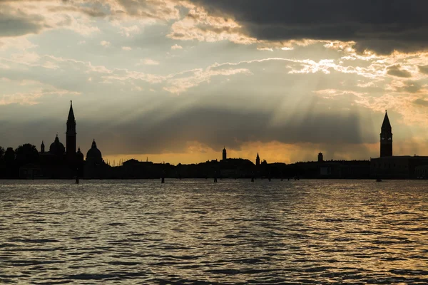 Horizonte de Veneza ao pôr-do-sol — Fotografia de Stock